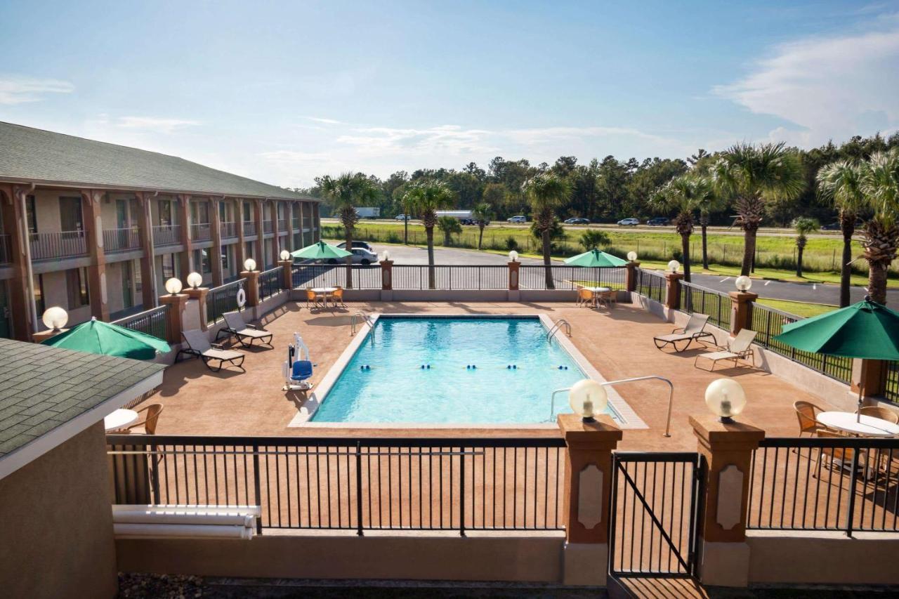 Days Inn By Wyndham Hardeeville/ I-95 State Line Eksteriør billede