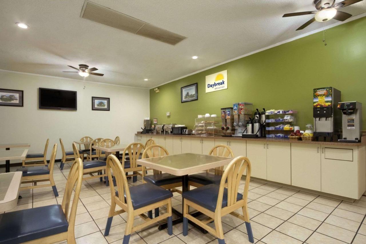 Days Inn By Wyndham Hardeeville/ I-95 State Line Eksteriør billede